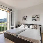 Вилла Spacious For 10 With Private Pool *