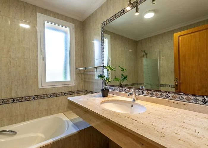 Vila Spacious For 10 With Private Pool *