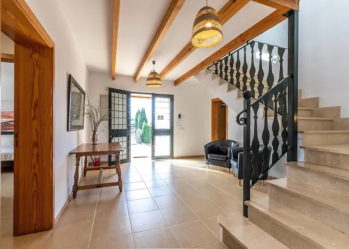 Spacious For 10 With Private Pool Vila *