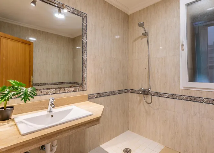 Spacious For 10 With Private Pool Vila *