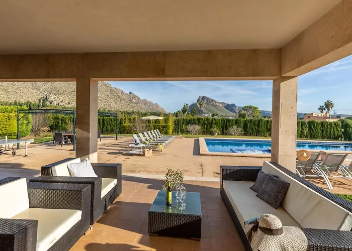 Spacious For 10 With Private Pool Вілла